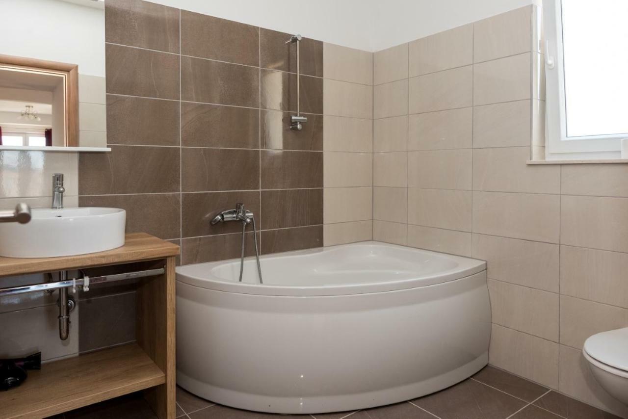Apartment M.g Brodarica (Sibenik-Knin)
